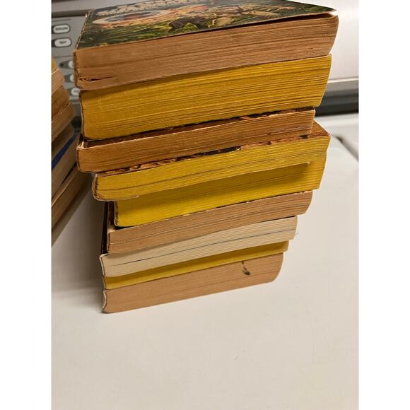 LOUIS L’AMOUR Lot of 18 Western Paperback Books, Vintage, Cowboy Novels - Picture 6 of 6